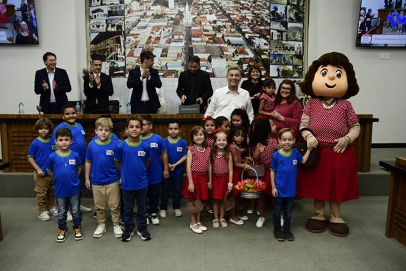 sH5FjkFeIs7PLnz1ytELvBINzbQb7N Cerimônia de entrega da Medalha Maria Chica homenageia legado de Dona Nelly Colnaghi